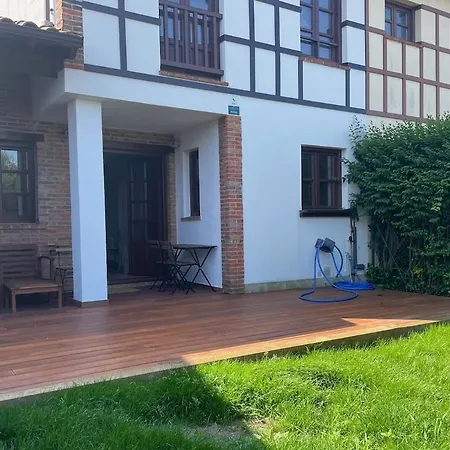 Adosado Con Jardin En Mies 22 Comillas